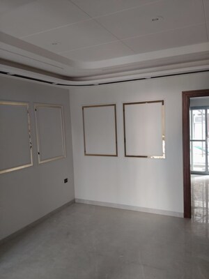 Room in 3 BHK Builder Floor at Sector 47 – for Rent