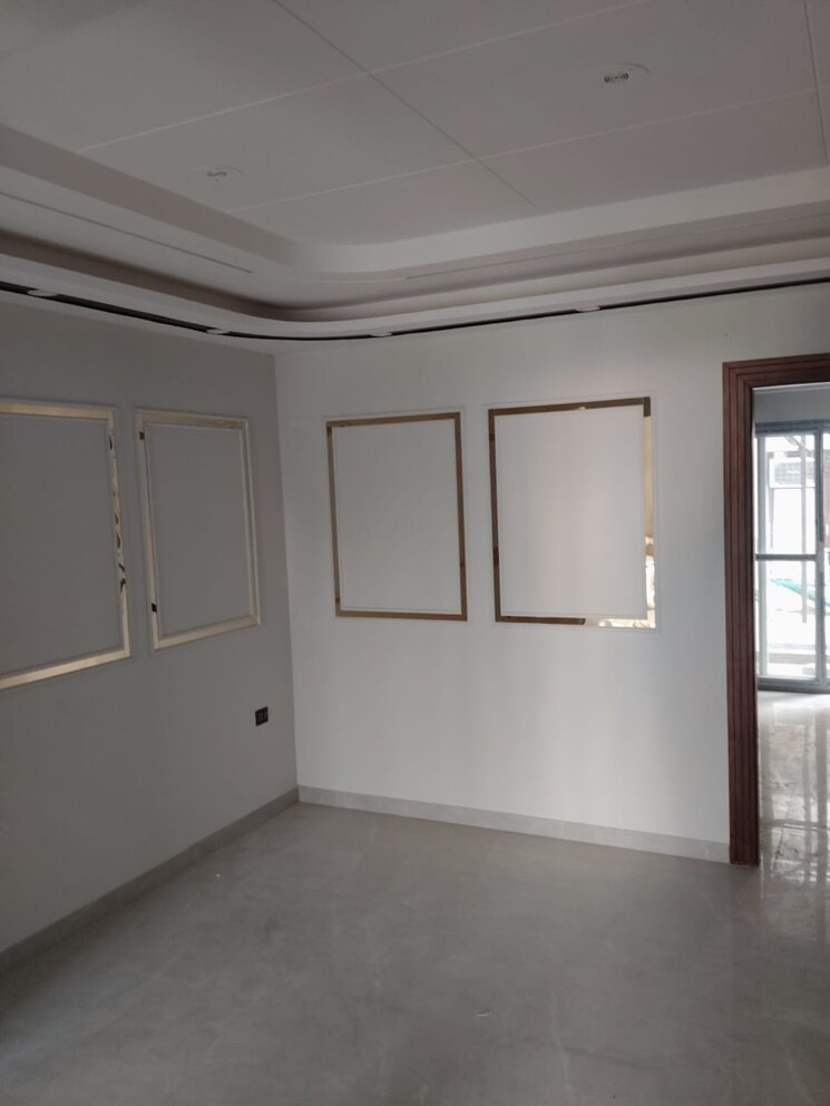 Room, sector 47 3 Bedroom 2223 Sq.Ft. Builder Floor In Sector 47 Gurgaon 9461168