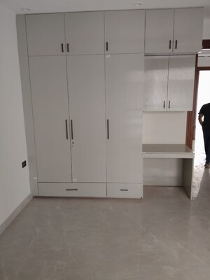 Building Lobby in 3 BHK Builder Floor at Sector 47 – for Rent