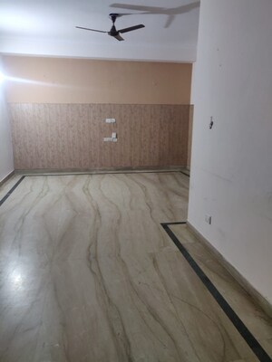 Balcony in 3 BHK Builder Floor at Sector 40 – for Rent