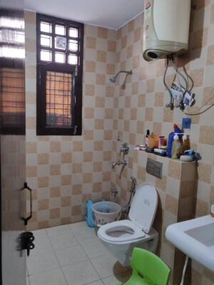 Bathroom in 3 BHK Builder Floor at Sector 40 – for Rent
