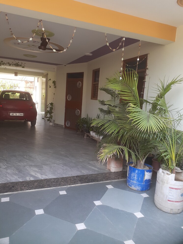  Parking, sector 40 3 Bedroom 1499 Sq.Ft. Builder Floor In Sector 40 Gurgaon 9461208