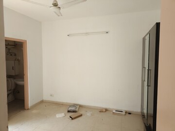 Room in 2 BHK Apartment at Vatika V Lante , Sector 83 – for Rent