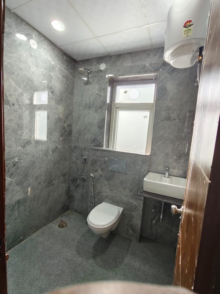 Bathroom, sector 40 1 Bedroom 739 Sq.Ft. Builder Floor In Sector 40 Gurgaon 9461228