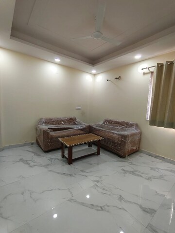 Living Room in 1 BHK Builder Floor at Sector 40 – for Rent