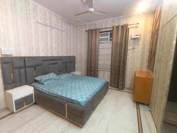 Bedroom in 3 BHK Builder Floor at Sector 31 – for Rent
