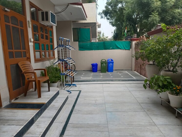Balcony, sector 31 3 Bedroom 2249 Sq.Ft. Builder Floor In Sector 31 Gurgaon 9461253