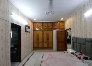 Living Room in 3 BHK Builder Floor at Sector 31 – for Rent