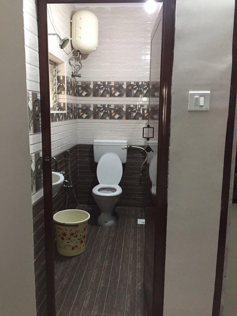 Attached Bathroom, koyambedu 2 Bedroom 1000 Sq.Ft. Apartment In Koyambedu Chennai 9461255
