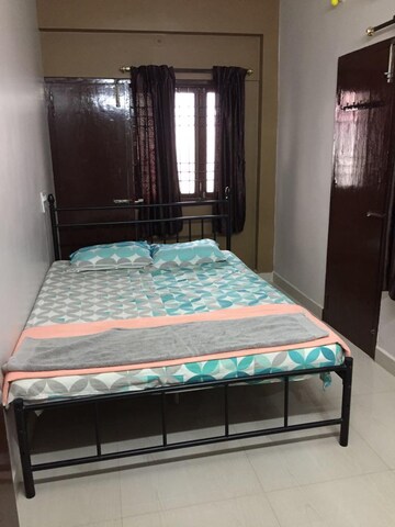 Bedroom in 2 BHK Apartment at Koyambedu – for Rent