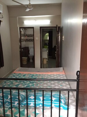 Bedroom in 2 BHK Apartment at Koyambedu – for Rent