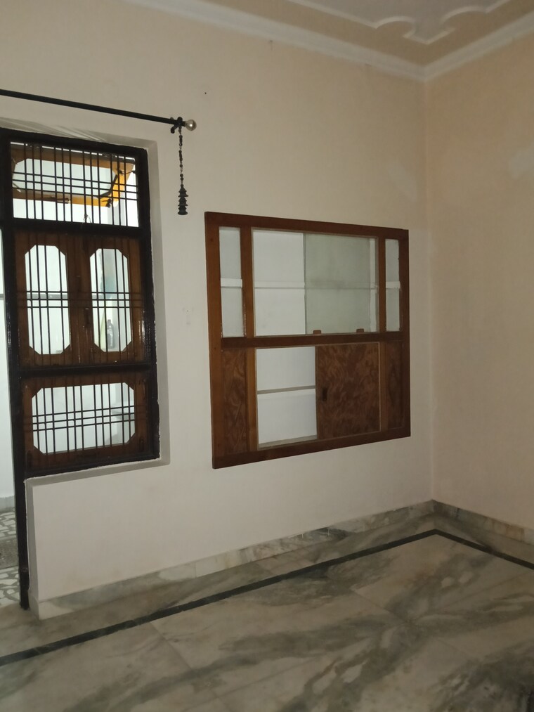 Room, gomti nagar 2 Bedroom 1200 Sq.Ft. Independent House In Gomti Nagar Lucknow 9461263