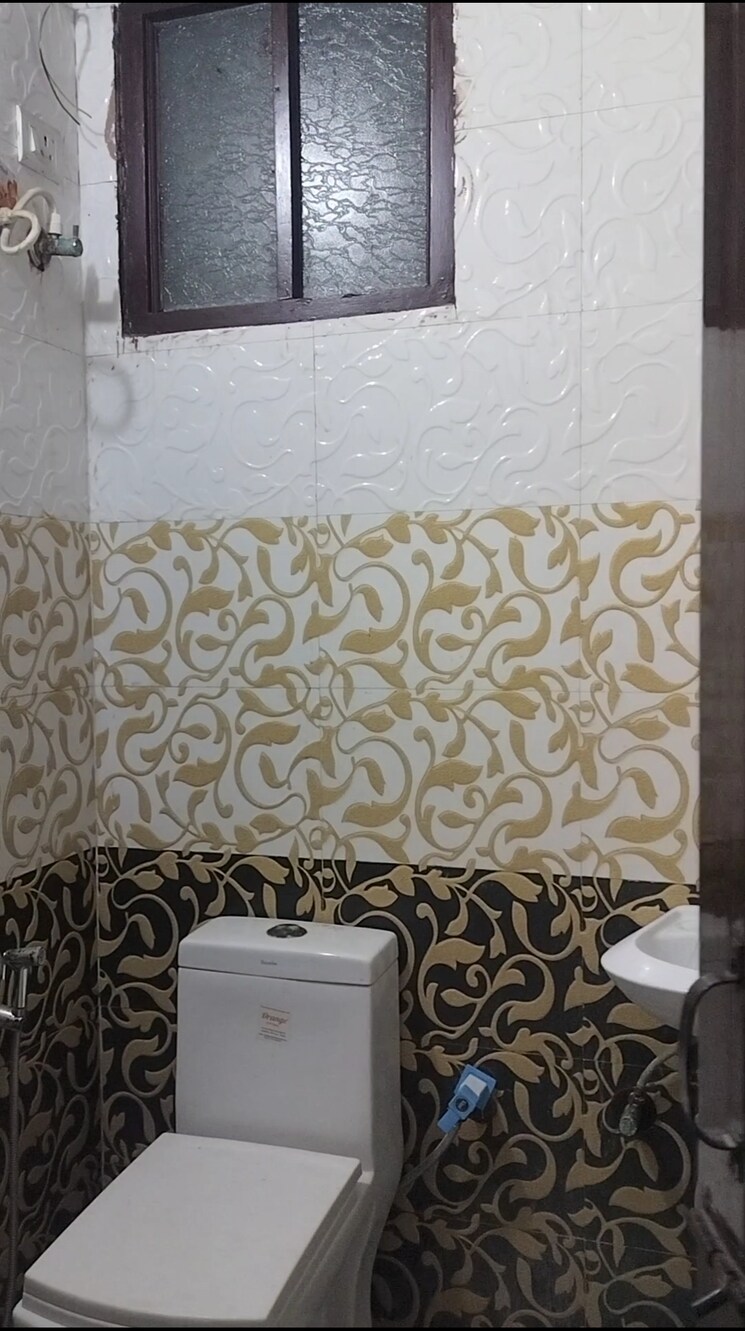 Bathroom, abcz-east-sapphire 2 Bedroom 900 Sq.Ft. Builder Floor In Sector 45 Noida 9461306