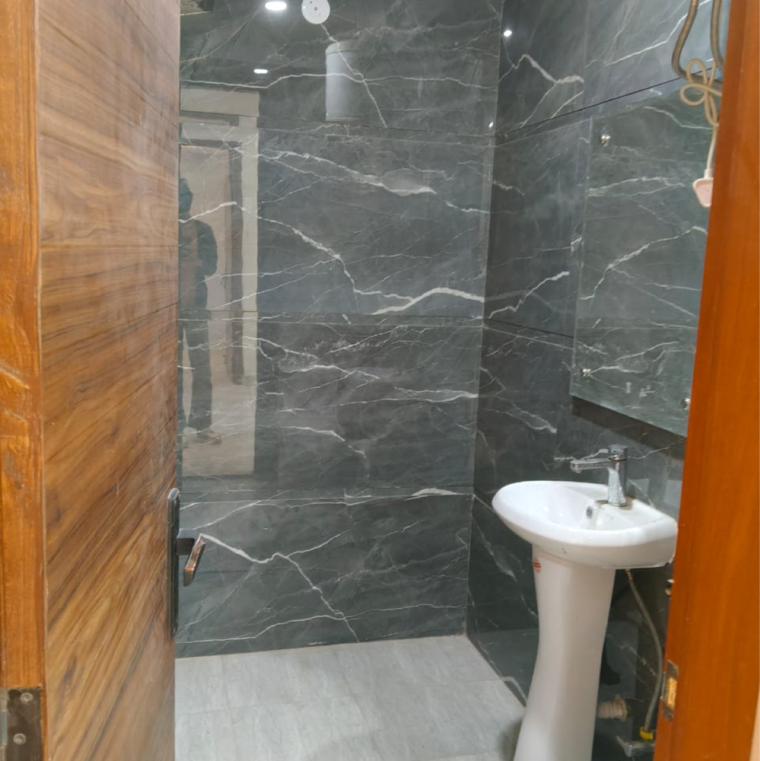 Bathroom, chattarpur 2 Bedroom 800 Sq.Ft. Builder Floor In Chattarpur Delhi 9461356