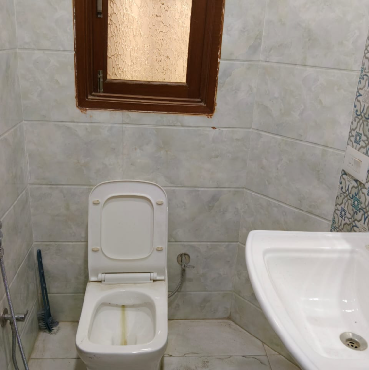 Bathroom, chattarpur 2 Bedroom 800 Sq.Ft. Builder Floor In Chattarpur Delhi 9461356