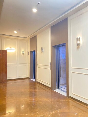 Room in 2 BHK Apartment at Hiranandani Highland, Powai – for Rent