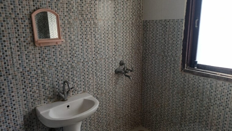 Bathroom, maya-garden-city 3 Bedroom 1800 Sq.Ft. Apartment In Lohgarh Zirakpur 9461441