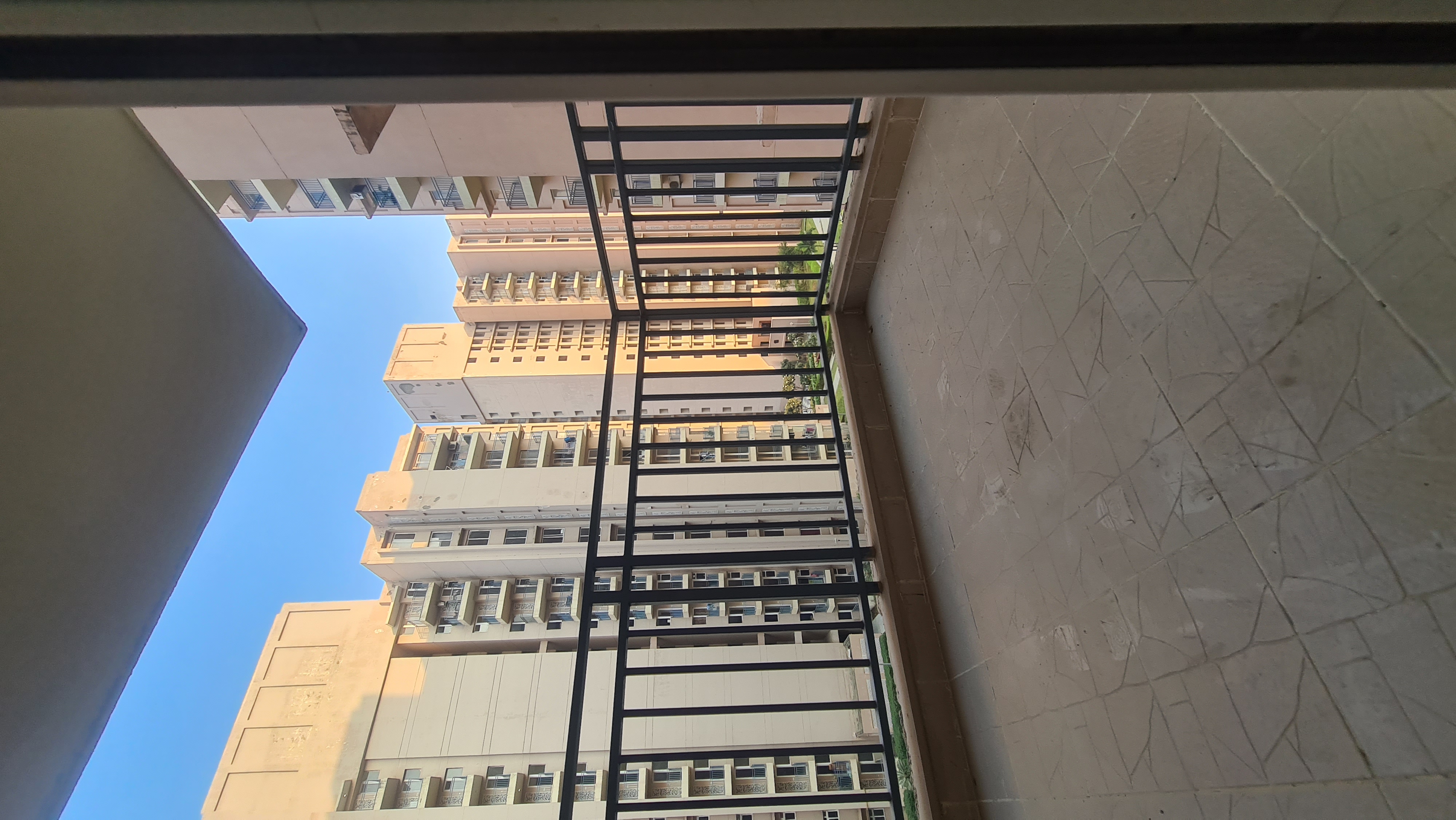 3 BHK + Servant Room Apartment For Rent in 3C Orris Greenopolis