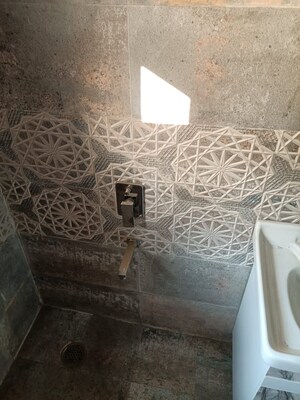 Bathroom in 3 BHK Apartment at Prabhat Enclave Ghazipur, Ghazipur – for Rent