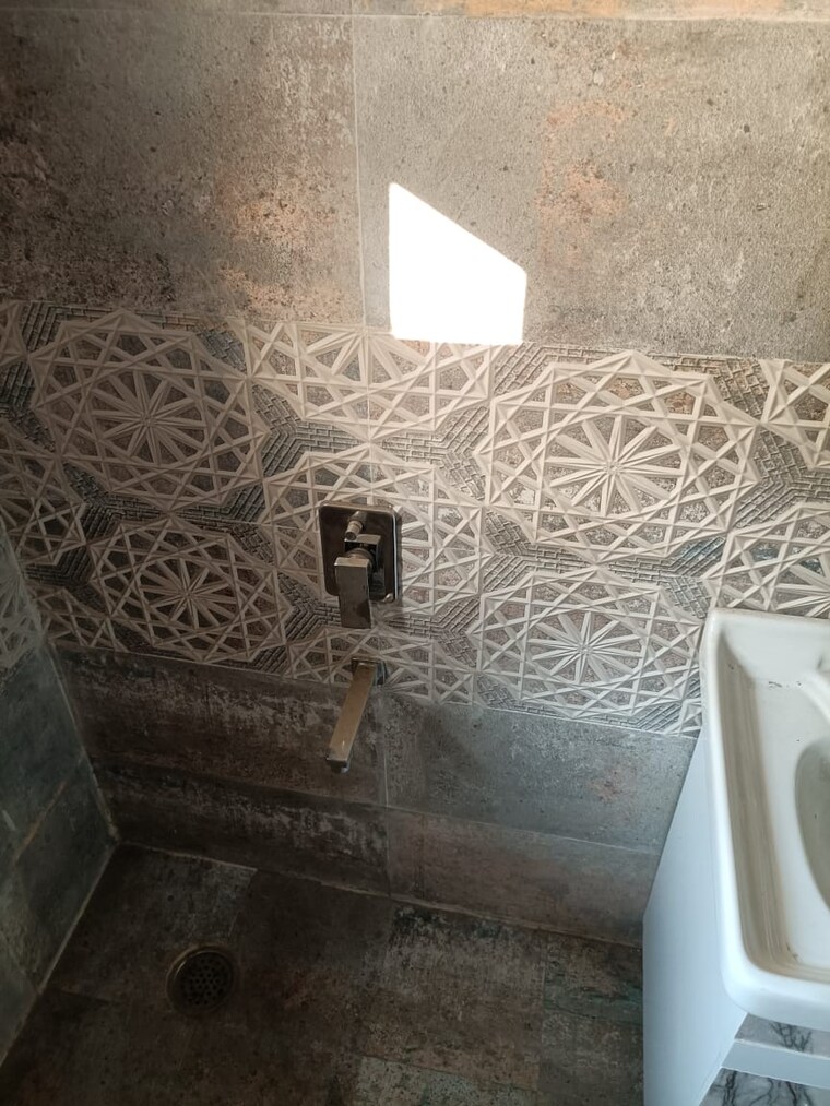 Bathroom, prabhat-enclave-ghazipur 3 Bedroom 1400 Sq.Ft. Apartment In Ghazipur Zirakpur 9461465