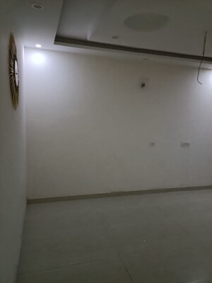 Room in 3 BHK Apartment at Prabhat Enclave Ghazipur, Ghazipur – for Rent