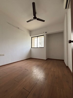 2 BHK Apartment For Sale in Lodha Lakeshore Greens, Dombivli East