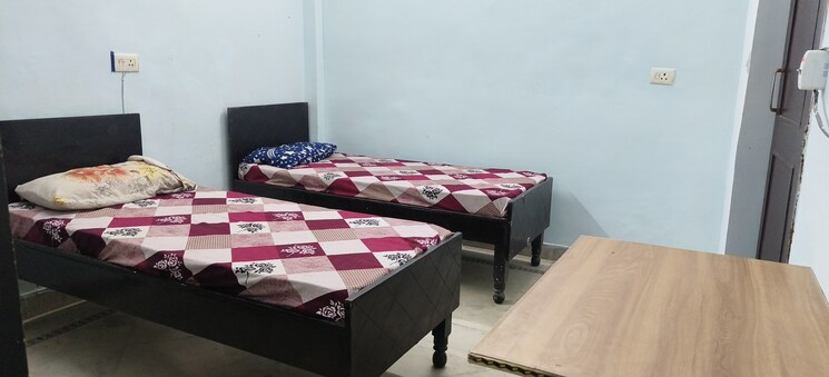 Bedroom, sector 2 Pg For Girls In Sector 2 9461475