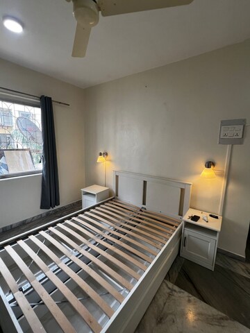 Bedroom in 2 BHK Apartment at Andheri West – for Rent