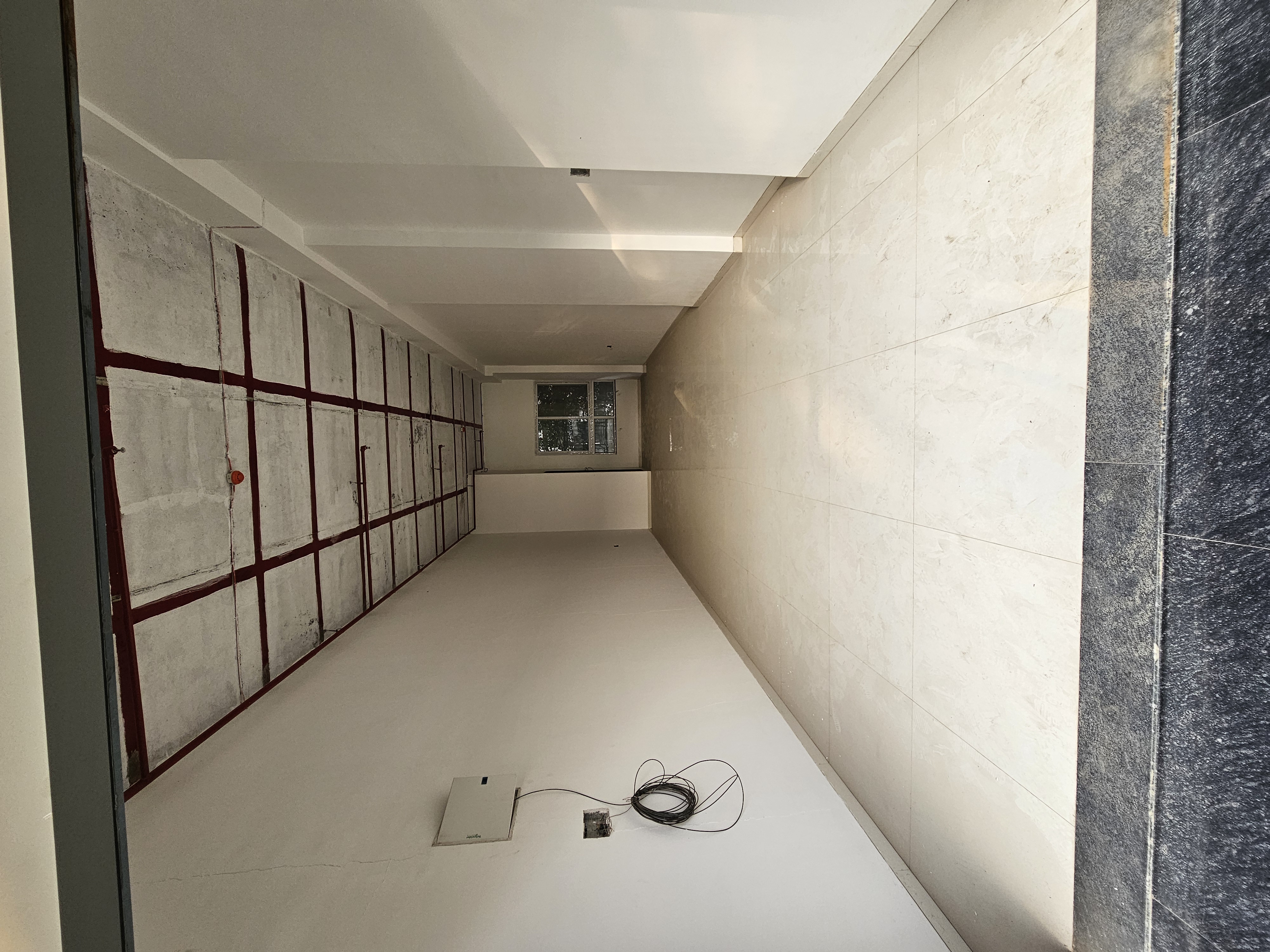 Retail Shop For Sale in 99 Avenue