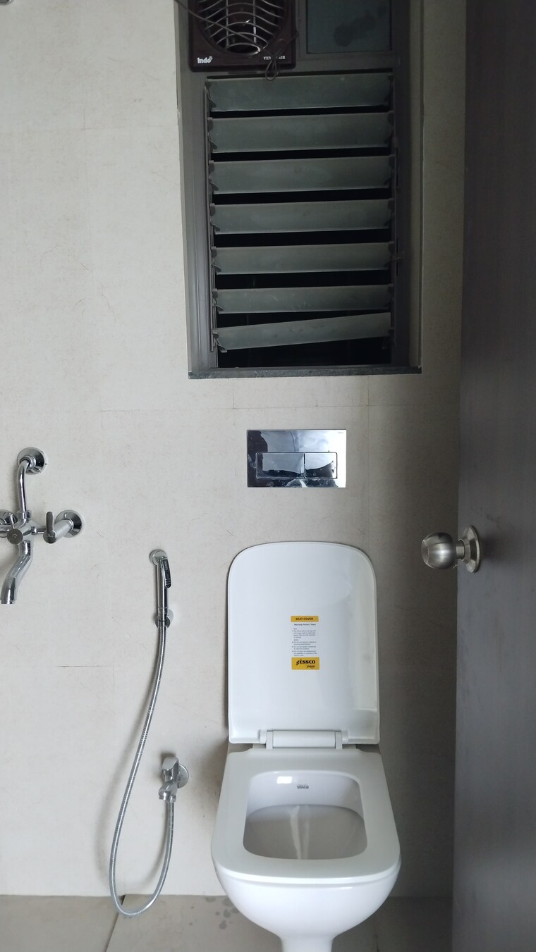 Bathroom, runwal-my-city-phase-ii-cluster-05 2 Bedroom 570 Sq.Ft. Apartment In Dombivli East Thane 9461632