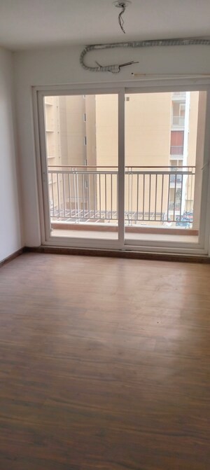 Room in 4 BHK Apartment at Rishita Manhattan, Gomti Nagar – for Sale