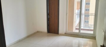 Room in 4 BHK Apartment at Rishita Manhattan, Gomti Nagar – for Sale