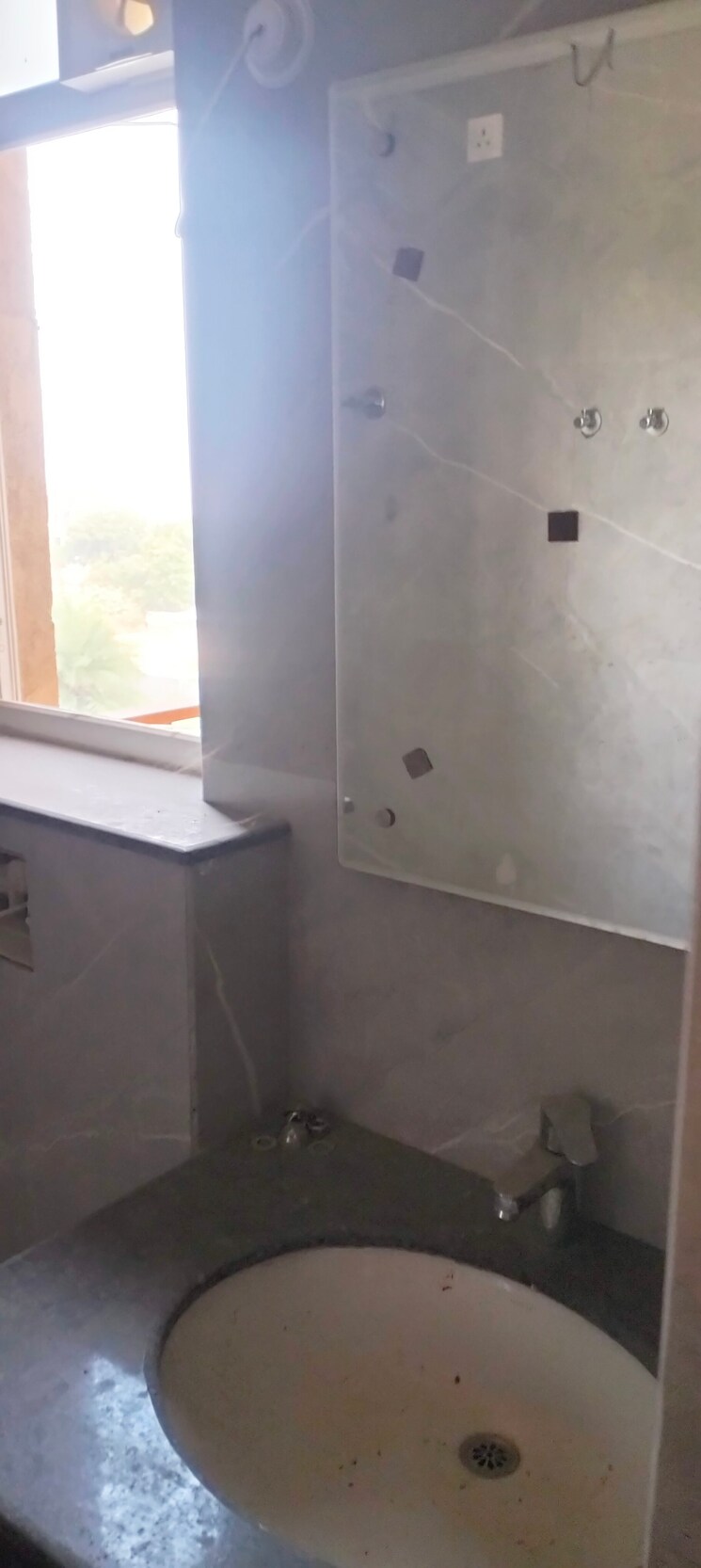 Bathroom, rishita-manhattan 4 Bedroom 2506 Sq.Ft. Apartment In Gomti Nagar Lucknow 9461631