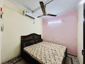 Bedroom in 5 BHK Builder Floor at Panchsheel Park – for Rent