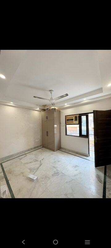 Room in 2 BHK Builder Floor at Saket – for Rent