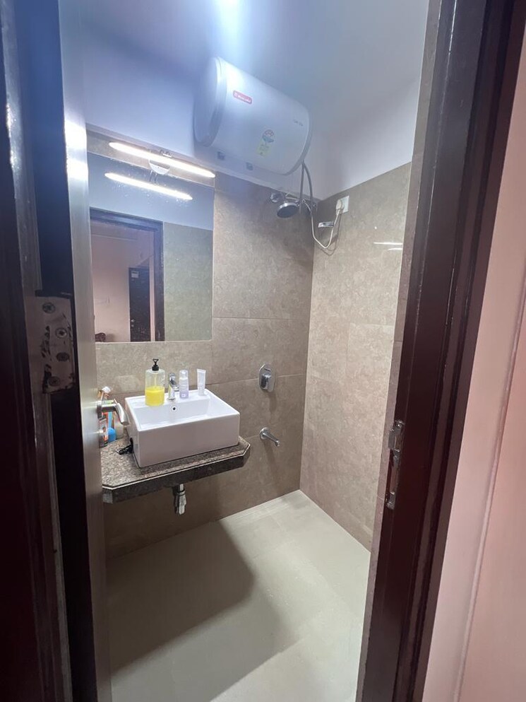 Bathroom, sunteck-gilbird 2 Bedroom 800 Sq.Ft. Apartment In Andheri West Mumbai 9461640