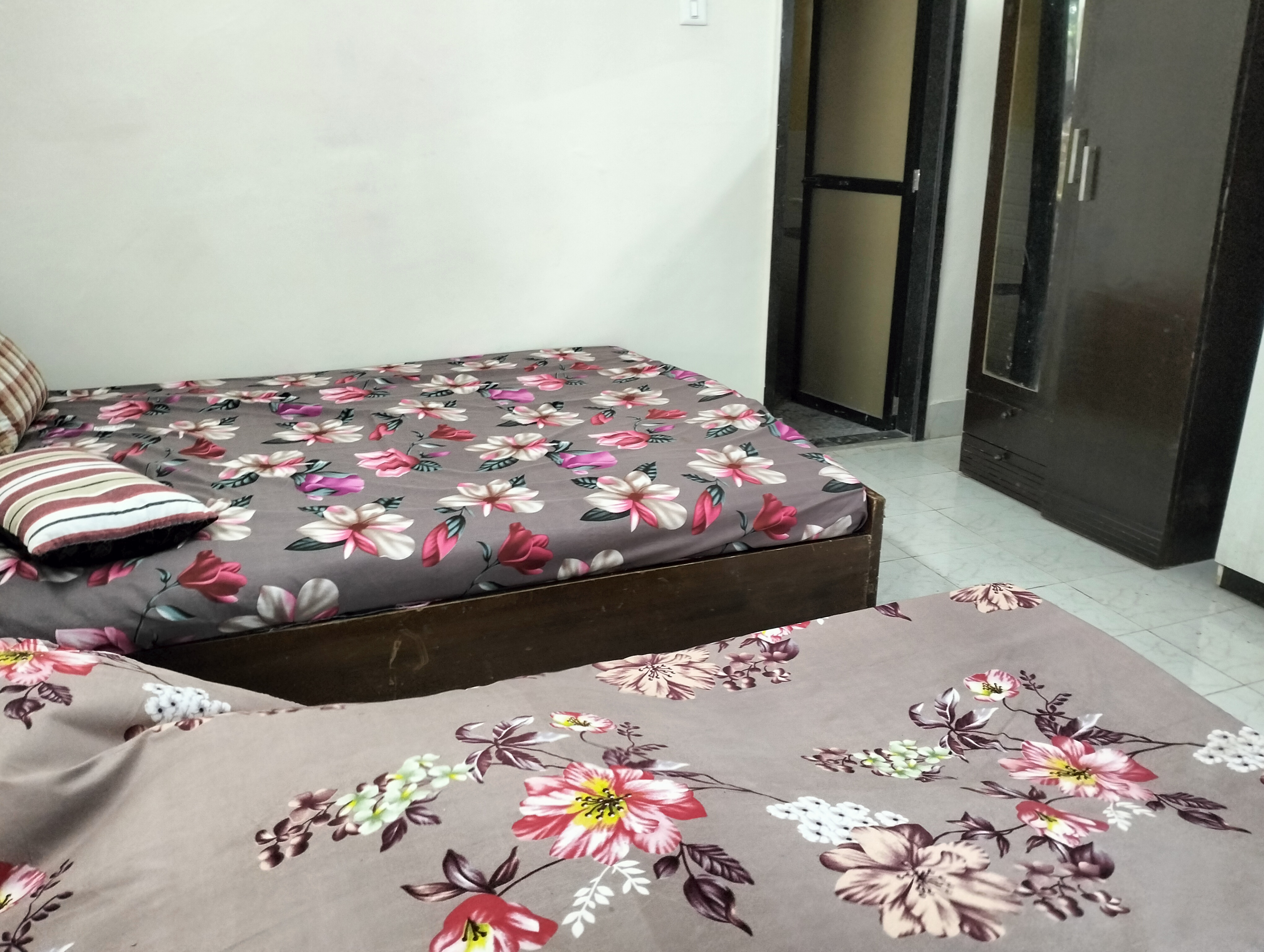 Pg For Rent in Riddhi Gardens