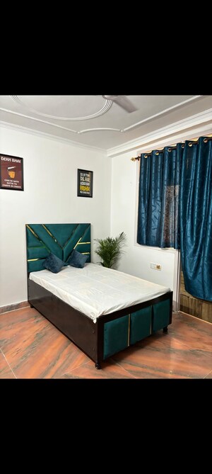 Team Area in 1 RK Builder Floor at Saket – for Rent