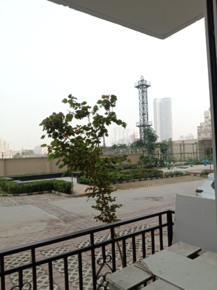 Balcony, signature-global-prime 2 Bedroom 800 Sq.Ft. Apartment In Sector 63a Gurgaon 9461696
