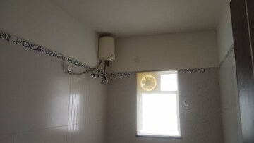 Room in 2 BHK Apartment at Kharadi – for Rent