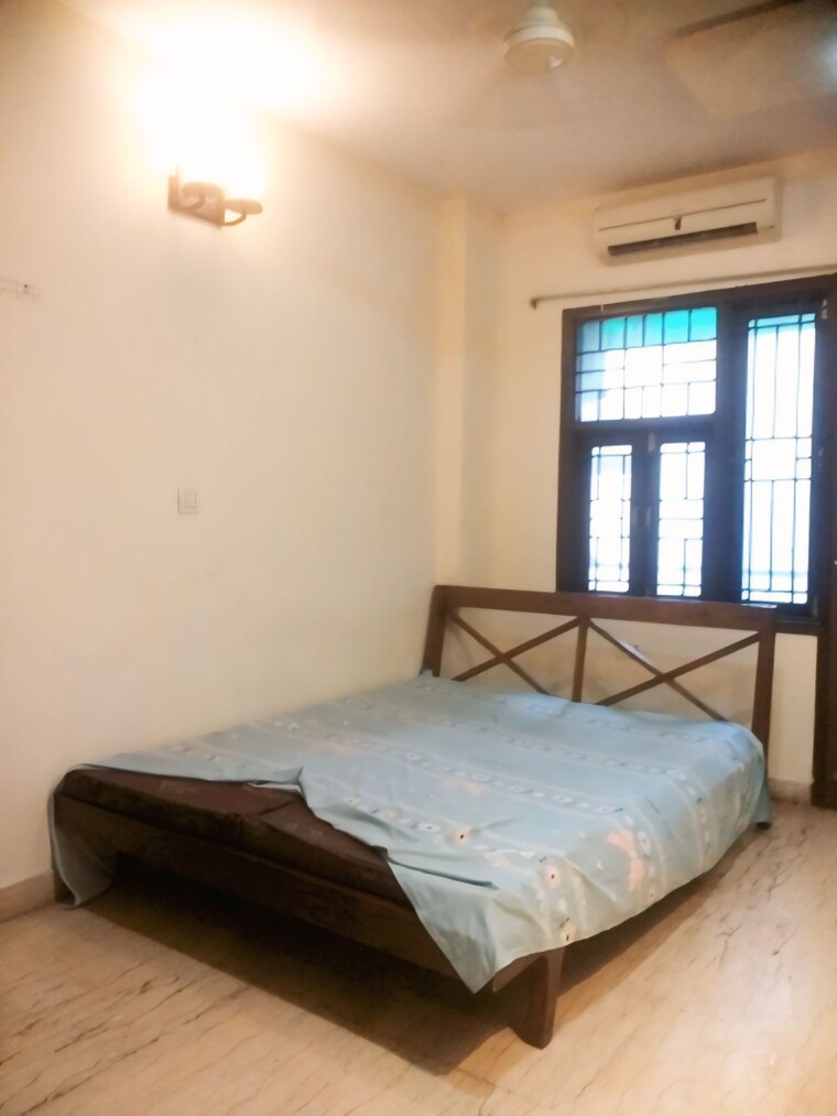 Bedroom, south patel nagar 2 Bedroom 1130 Sq.Ft. Builder Floor In South Patel Nagar Delhi 9461752
