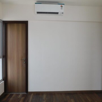 Room in 2 BHK Apartment at Piramal Vaikunth, Ashok Nagar – for Sale