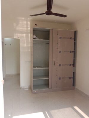 Room in 2 BHK Apartment at Signature Global Prime, Sector 63a – for Rent
