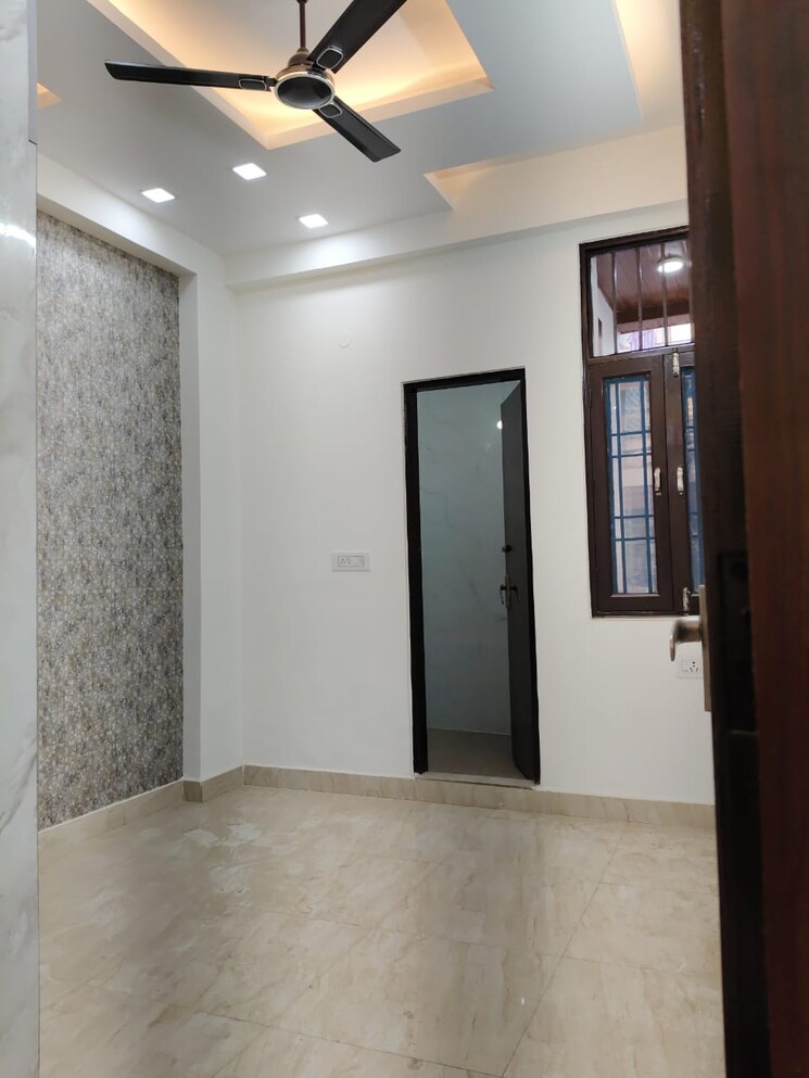 Room, shakti khand iii 2 Bedroom 850 Sq.Ft. Builder Floor In Shakti Khand Iii Ghaziabad 9461789