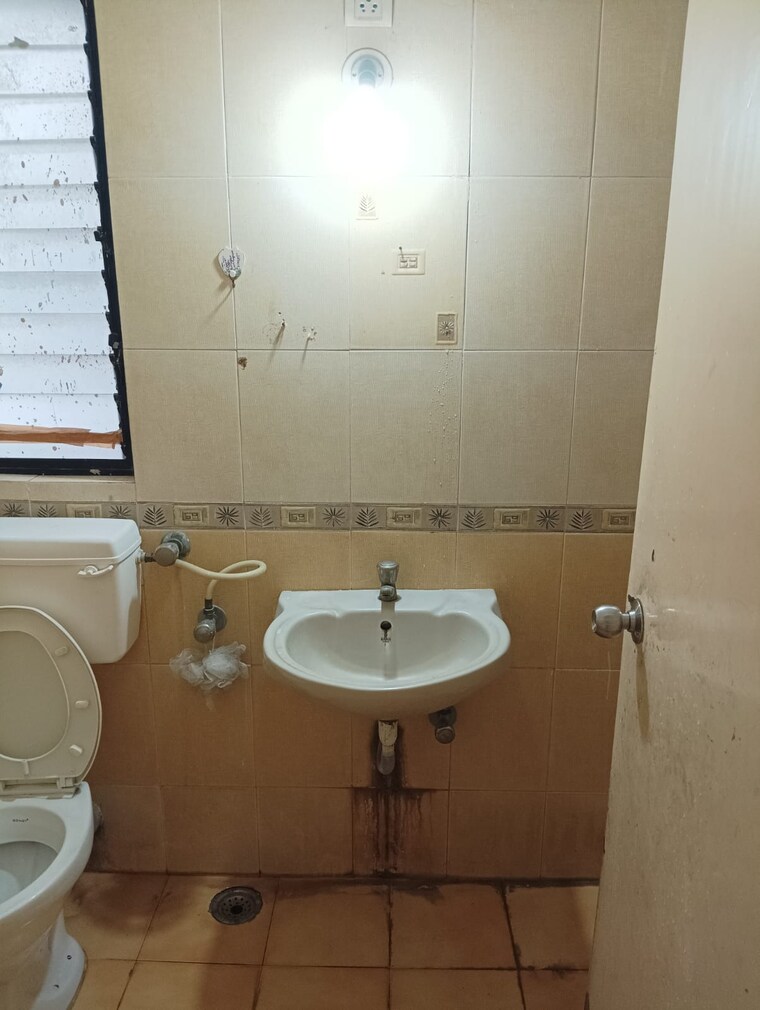 Bathroom, kharadi 2 Bedroom 1010 Sq.Ft. Apartment In Kharadi Pune 9461770