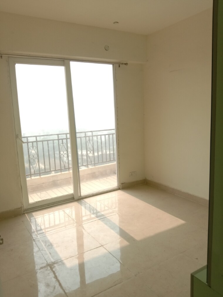 Room, signature-global-prime 2 Bedroom 834 Sq.Ft. Apartment In Sector 63a Gurgaon 9461837