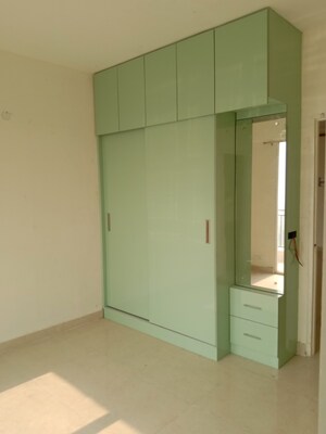 Room in 2 BHK Apartment at Signature Global Prime, Sector 63a – for Rent