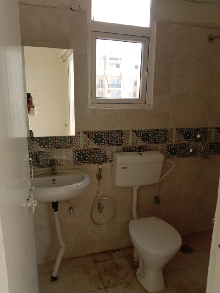 Bathroom, signature-global-prime 2 Bedroom 834 Sq.Ft. Apartment In Sector 63a Gurgaon 9461837