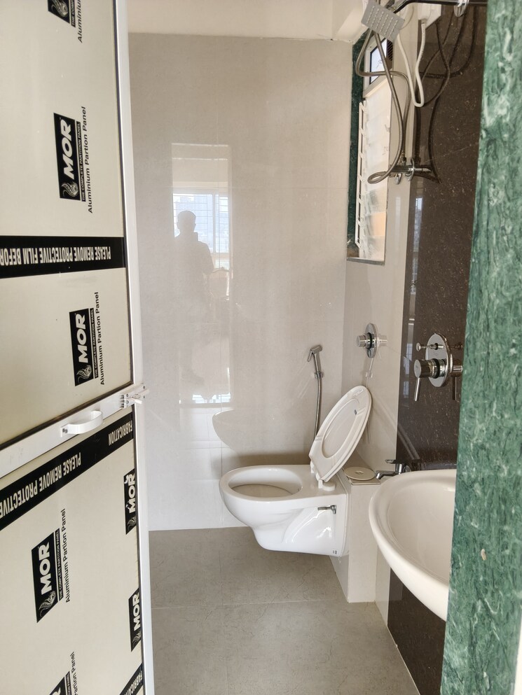 Bathroom, mohan-mahal 2 Bedroom 1000 Sq.Ft. Apartment In Panch Pakhadi Thane 9461834