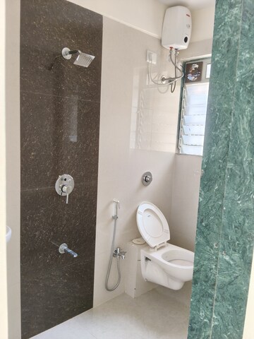 Bathroom in 2 BHK Apartment at Mohan Mahal, Panch Pakhadi – for Rent